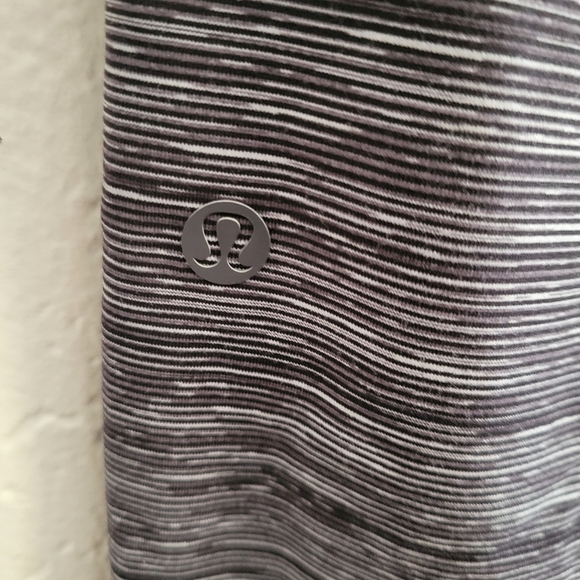 Lululemon Jet Crop Wee Are From Space Size 4 - Picture 4 of 8